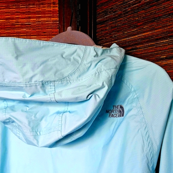 The Northface Women's water repellent  jacket Large, light Aqua color - Picture 4 of 4
